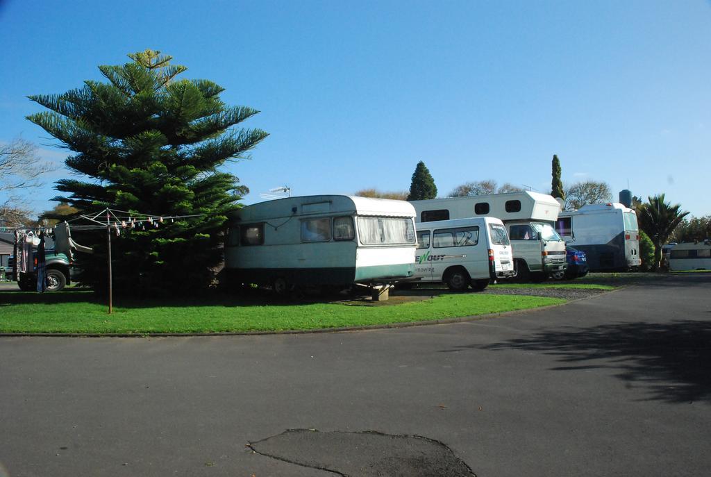 Отель Avondale Motor Park Окленд Экстерьер фото